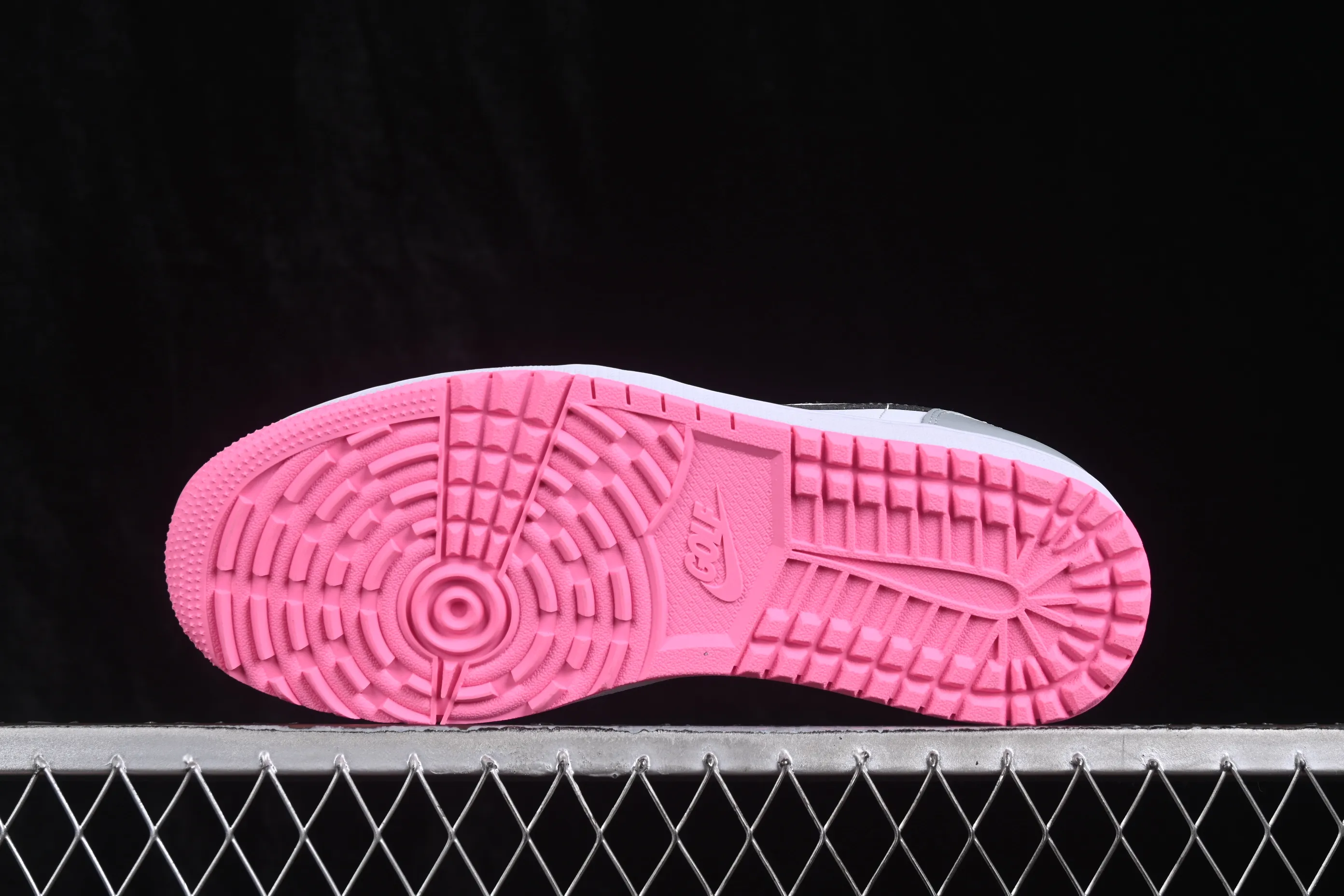 All Categories Air Jordan Jordan Series Basketball Shoes Air Jordan 1 Low Air Jordan 1 Low AJ1 Joe 1 Black Gray Pink Low-top Retro Culture Basketball Shoes DD9315-119